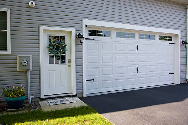 24/7 Emergency Garage Door Panel Replacement experts in Lewis County County, MO